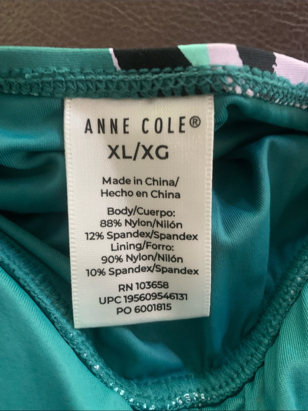 Anne Cole Twist-front wireless Tropical 1-Piece bandeau in Green, Coral & White - Picture 2 of 4